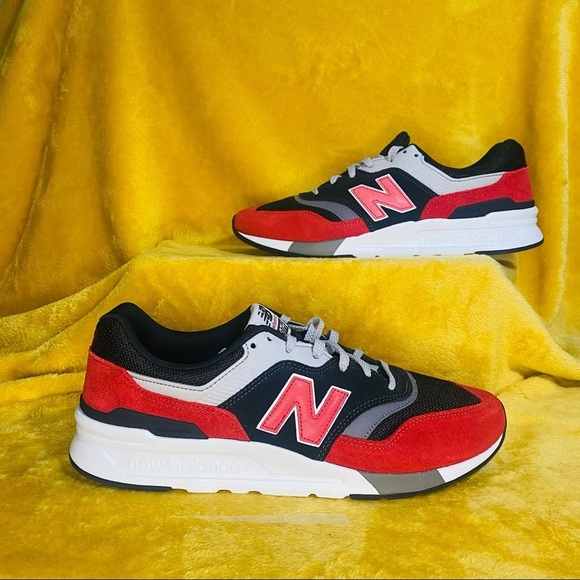 New balance 997h
Red navy blue - Picture 4 of 4